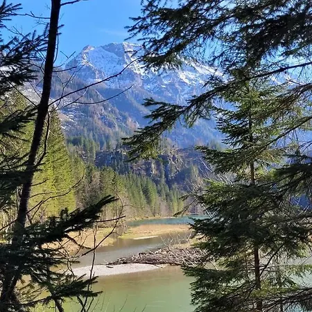 Weichselboden, Alte Schule