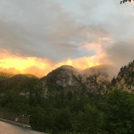 アパート Weichselboden, Alte Schule *