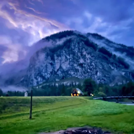 Weichselboden, Alte Schule *