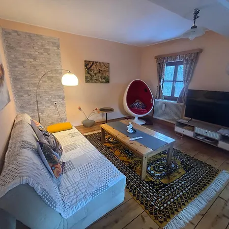 アパート Weichselboden, Alte Schule