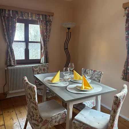 Weichselboden, Alte Schule